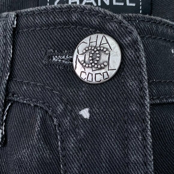 Chanel Black Denim Jeans With White Graphic Print & Button Detail - Picture 6 of 8